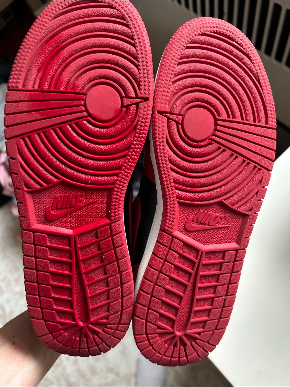 Air Jordan 1 Low "Reverse Bred" GS Youth 6Y (Fits Women 7.5-8) - Picture 4 of 10